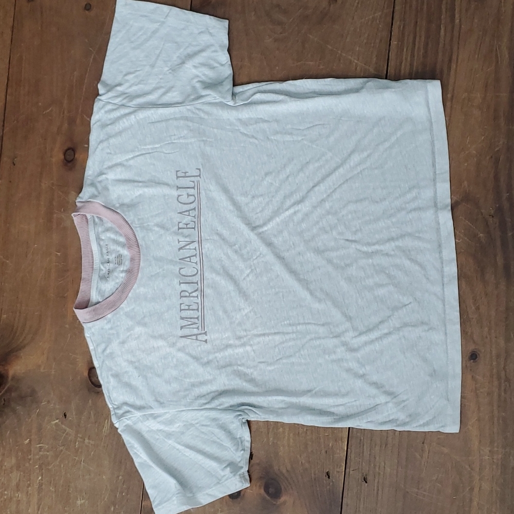 American Eagle cropped tee